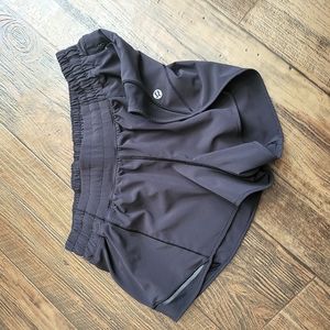 Lulu shorts size 8 - no liner